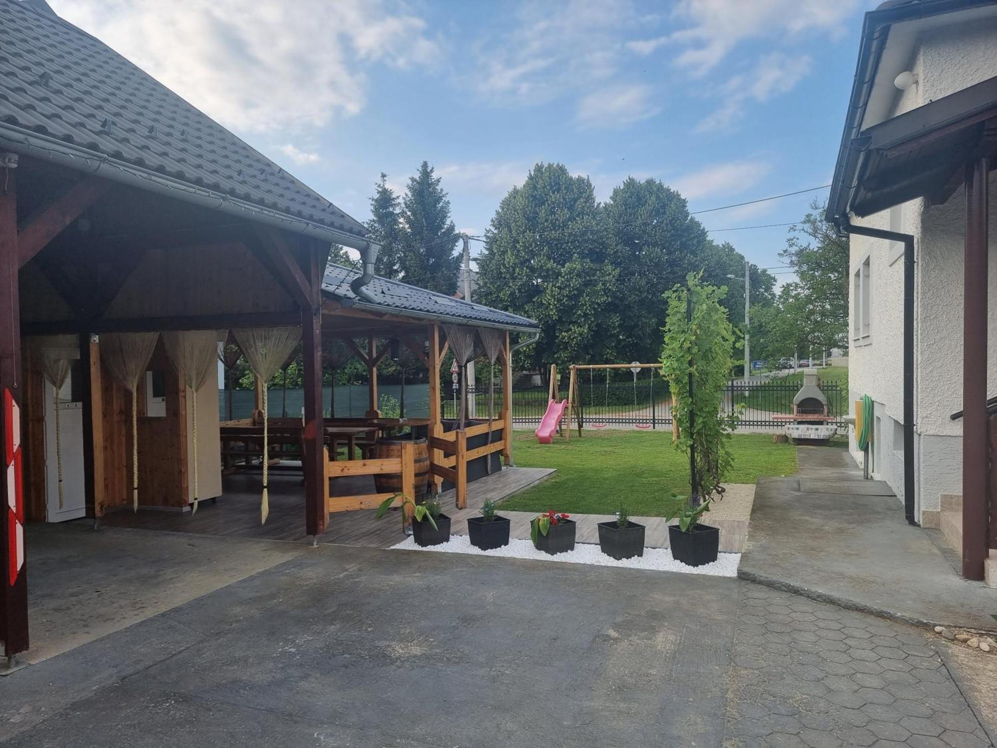 Holiday Home Baotic Velika Mlaka Exteriör bild